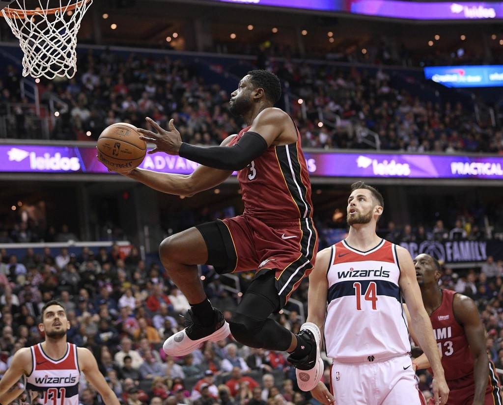 埃因霍温迎NBA季后赛关键赛，关键时刻手感冰凉，赛场秩序良好，轮换策略成焦点