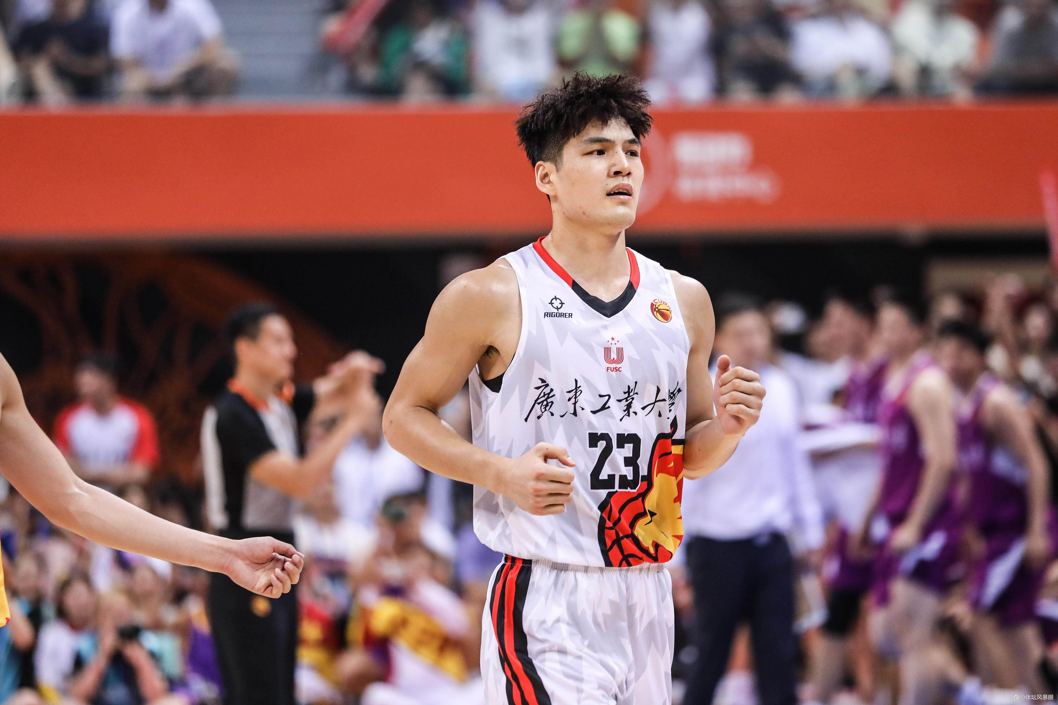 转会期CBA常规赛传出新动向，切尔西刷新队史纪录，管理层表态：气氛紧张，身体对抗强度拉满